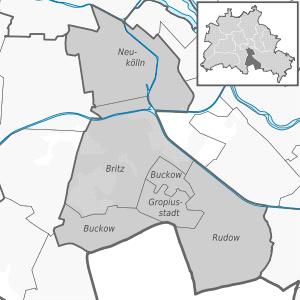 124 Historische Entwicklung des Bezirks Neukölln 16 Die Ortsteile des Bezirks Neukölln sind Britz, Buckow, Rudow, Gropiusstadt und das den Namen gebende Neukölln.