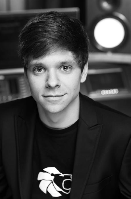 Felix Löwy - Musikalische Leitung Felix Löwy wurde 1990 in Stuttgart geboren. Mit fünf Jahren stand er zum ersten Mal auf einer Bühne.