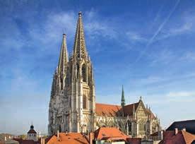 Jahrhundert hat viel zu erzählen. Er ist nicht nur Hauptsitz des Bistums, sondern auch Begräbnisstätte der Regensburger Bischöfe und musikalische Heimat der Domspatzen.