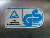 GS-Zeichen Eine korrekte Kennzeichnung eines Spielplatzgerätes bei einem bestehenden GS-Zertifikat umfasst folgende Punkte: GS-Zeichen als gesetzliches Zeichen mit Benennung der akkreditierten