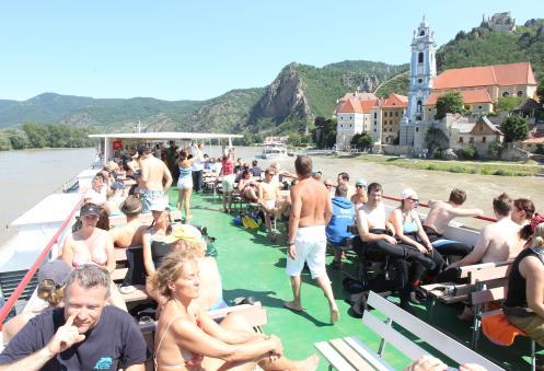 Donauschwimmen 2012 Der Vorstand bedankt sich bei den freiwilligen Helfern des TCA, bei der Stadtgemeinde Dürnstein für die Unterstützung, den Bootsführern und deren