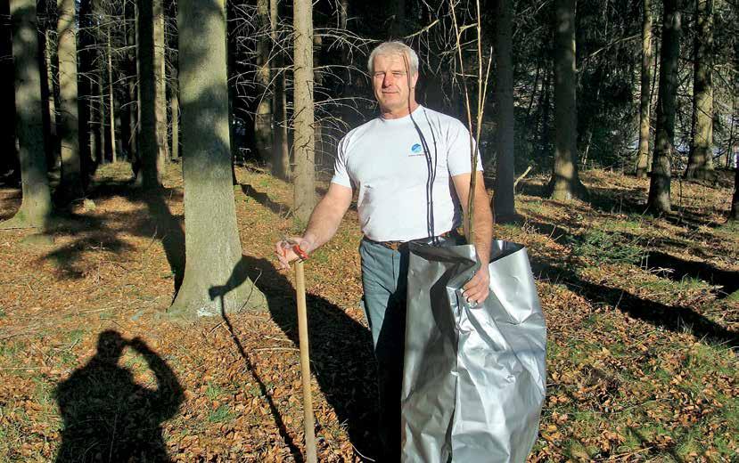 Wald & Wirtschaft Aufforstung in der Praxis Foto (5): BFZ Aufforstung - Erfahrung aus der Praxis Fünf wichtige Fragen für die Praxis, welche bei einer Aufforstung mit wurzelnackten Pflanzen beachtet