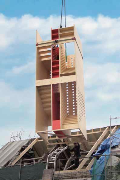 LAGEPLAN Der Treppenturm aus kreuzweise verleimtem Furnierschichtholz wird eingebaut STECK BRIEF BAUHERR: Freiherr