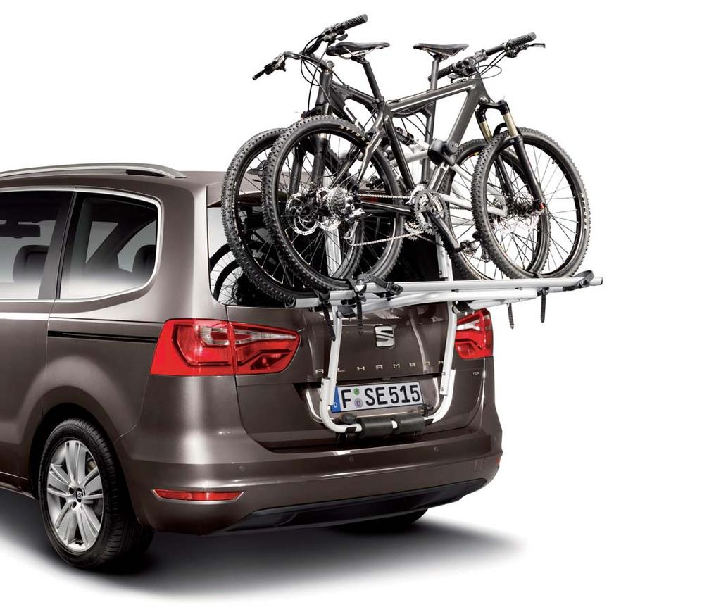 HECK-FAHRRADTRÄGER Mit dem Heck-Fahrradträger können Sie platzsparend und sicher bis zu drei Fahrräder transportieren.