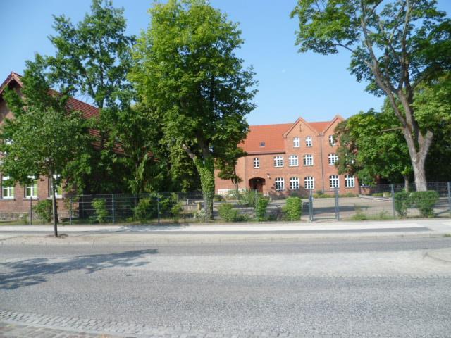 - 135 - Spree-Oberschule Fürstenwalde 1. Träger: Landkreis Oder-Spree 2. Amtliche Schulnummer: 111612 3.