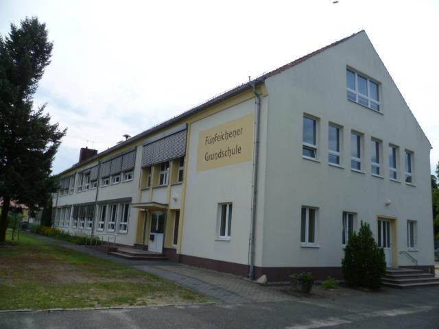 - 49 - Grundschule Fünfeichen 1. Träger: Amt Schlaubetal 2. Amtliche Schulnummer: 111508 3.