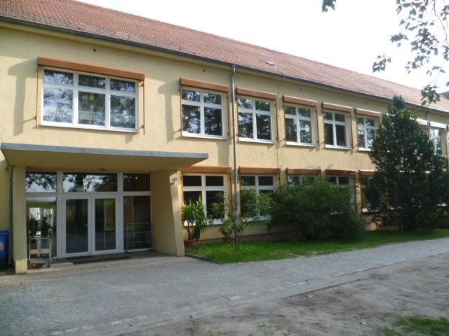 - 66 - Grundschule Schule des Friedens Görzig 1. Träger: Gemeinde Rietz-Neuendorf 2. Amtliche Schulnummer: 105132 3.