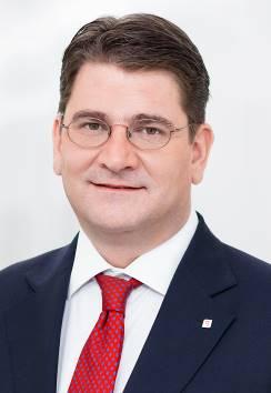 Konzernlagebericht Konzernabschluss Lagebericht zum Einzelabschluss Einzelabschluss Mag. Peter Höfinger ist seit 1. Jänner 2009 Vorstandsmitglied der Vienna Insurance Group.