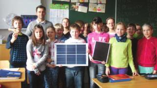 Sternstunden im Schulalltag Photovoltaikanlagen in der Schule Die Photovoltaikanlagen erzeugen Strom. Diese Anlagen werden oft auf Dächern montiert.