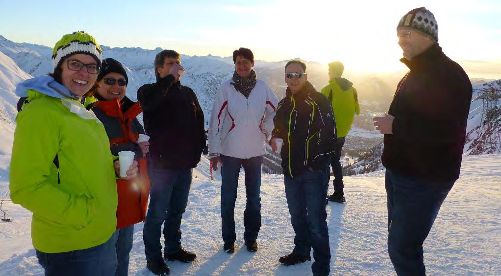 Die Familiengruppe Skifahrt ans Nebelhorn 2015 Sonne, Schnee, Eintauchen in Neptuns Reich und Galileo live Wieder einmal haben wir ein tolles Wochenende am Nebelhorn verbracht, an dem es seinem Namen
