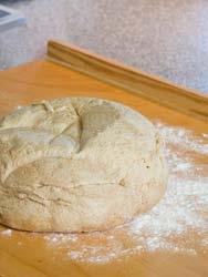 Bäcker-Wissen * Sauerteig 75 g Roggenmehl, 75 ml Wasser, 1,5 Pck. Trockenhefe gut vermischen. 24 Stunden an einem warmen Ort stehen lassen.