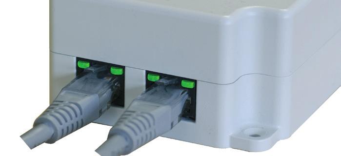 Blinkende grüne LEDS auf den RJ Anschlüssen (RX und TX) zeigen aufgebaute Kommunikation über Modbus RTU Netzwerk (siehe Fig. 6 Kommunikation LED Anzeigen). Fig. 5 Betrieb LED Anzeige Fig.