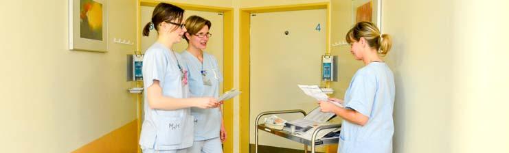 In einzelnen Bereichen gibt es pflegerische Beratungsambulanzen, die ambulanten Patienten zur Verfügung stehen.