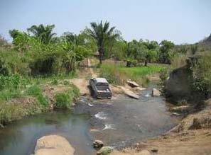 EPPM - Projekte in Angola Straßenrehabilitierung Sumbe Quibala 155 Kilometer Straße mit über 1400 Meter