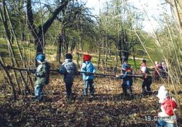 KINDERGARTEN FREISPIEL Kindertagesstätte SPIELEN, LERNEN, GEMEINSCHAFT ERLEBEN Im Freispiel spielen die Kinder den