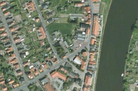 Von-Kronenfeldt-Straße / Deichstraße Quelle: Google Earth Pro 2012 (verändert) CIMA GmbH 2012 Bewertungskriterien Derzeitige Nutzung: Wohnbebauung, Leerstand Lage: ca.