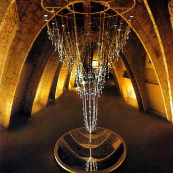 Bildquelle: Internet Modell zur Darstellung der Stützlinien von Gewölbekonstruktionen Gaudis Detail mit Gewichten als Kraftmodelle Die im Bogen wirkenden Kräfte konnten damit nicht dargestellt werden.