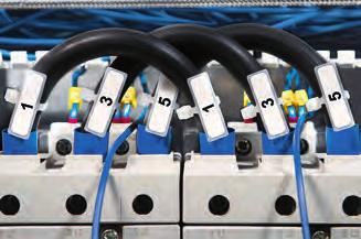 Kennzeichnungssysteme Leitungs- und Kabelmarkierung Kennzeichnungsbinder und -plättchen IT Kabelbinder mit Beschriftungsfeld Diese Kabelbinder eignen sich zur zeitsparenden Kennzeichnung während und