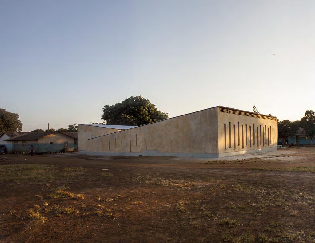 Foto: Matthias Kestel Entwurfskonzept Das Grundmodul mit drei Klassenräumen und einem Lehrerzimmer bietet Platz für eine initiale Dorfschule.