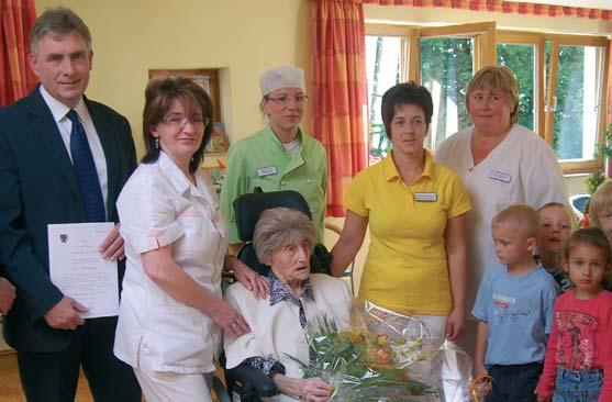 12 Jubiläen Und wieder ein Hunderter im Haus Hoheneck! Emma Panier freute sich über die zahlreichen Glückwünsche zu ihrem 100. Geburtstag.