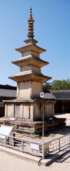 Auf der gebirgigen Halbinsel erkunden Sie architektonische Meisterleistungen unserer Zeit sowie viele faszinierende Bauwerke aus der Vergangenheit, v.a. der Zeit der Joseon-Dynastie.