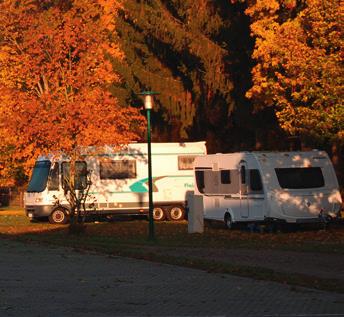 Campingplatzanlage zum Preis von 15,00 / m²/ Saison = 975 / 65 m²/ Saison.