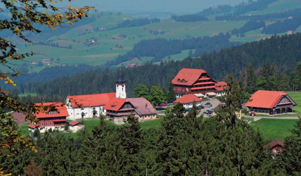 Das Dorf Hasle und der mystische Flecken Heiligkreuz auf einer Geländeterrasse (1127 m ü. M.) sind bei Pilgern und Touristen bekannt.