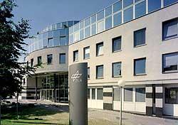 Projektträger des BMBF im DLR 730 Mitarbeiterinnen und Mitarbeiter, davon 550 in Bonn Volumen der betreuten Haushaltsmittel im Jahr