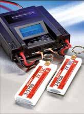 Zum Laden bzw. Entladen werden der BID-Chip und der Akku mit einem BID-Ladegerät verbunden. Das BID-System gibt dem Lader die Parameter vor.