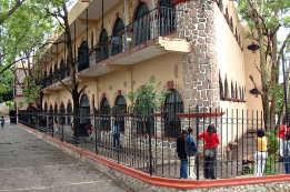 60 km südlich von Mexiko-Stadt befindet sich das NPH- Schülerwohnheim Casa Buen Señor, in welches die Jugendlichen von NPH übersiedeln, wenn sie die organisationseigene Oberstufe ( Bachillerato )