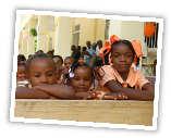 Die Strahlenbehandlung wird in Krankenhäusern in der benachbarten Dominikanischen Republik durchgeführt. Die Kinder wohnen während der Behandlung im NPH-Kinderdorf.