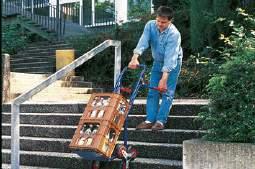 Vorteilhaft bei häufigen Treppenfahrten und guten Bodenverhältnissen im ebenen Bereich. Produktinfo er-stern-treppenkarren: Fest verschweißte Stahlkonstruktion.