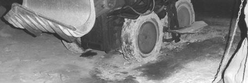 7-1: Stollnmundloch, Zustand 1992 Nachdem das Skarnlager Hämmerlein durchfahren war, wurde parallel zum weiteren Stollnvortrieb die Uranerkundung mit den Querschlägen 1 und 2 im Hämmerlein-Lager und