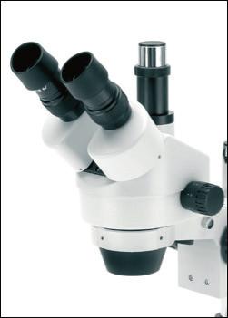 Stereoskopisches System für Labore und Industrie. System ist für Halterung von 76 mm geeignet.