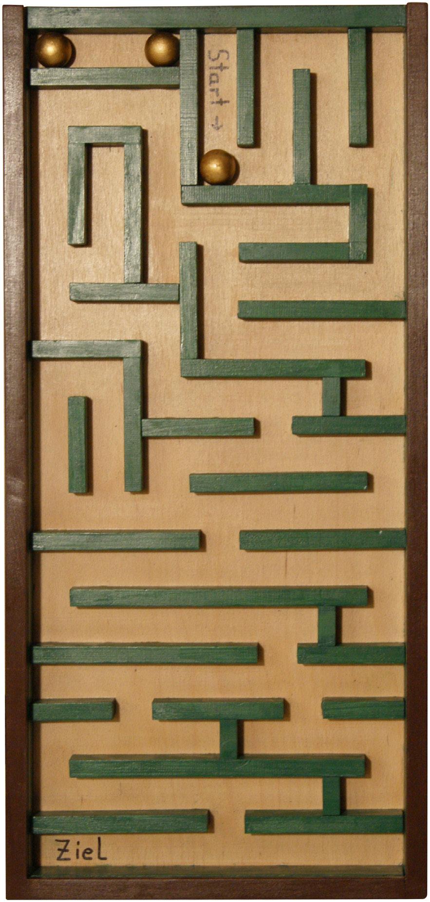 Labyrinth-Kasten» Einzelspiel oder zu zweit» 1 Labyrinth» 3 Holzkugeln» Labyrinth-Kasten öffnen, der Spieler nimmt ihn in beide Hände.