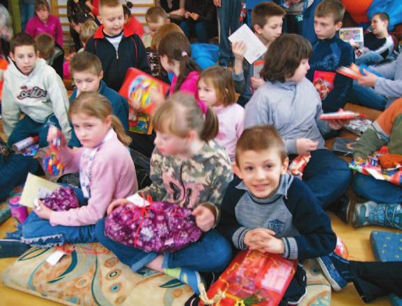 waren sie zu Besuch an ihrer polnischen Partnerschule SOSW in Swiebodzin und hatten 100 kleine und große Geschenke für die Kinder und die Schule in ihrem Gepäck.