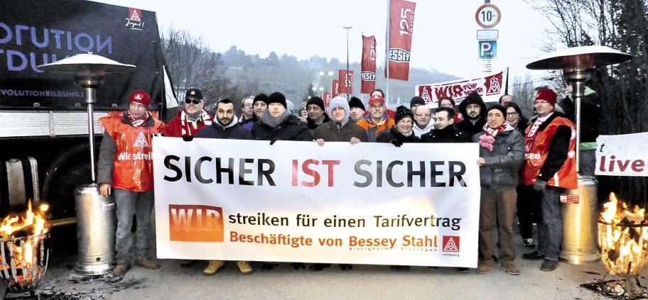 Baden-Württemberg Fotos: IG Metall Ludwigsburg Fünf Tage Streik bei Bessey Stahl in Bietigheim-Bissingen: Die Beschäftigten erkämpfen sich die Tarifbindung»sicher ist sicher«.