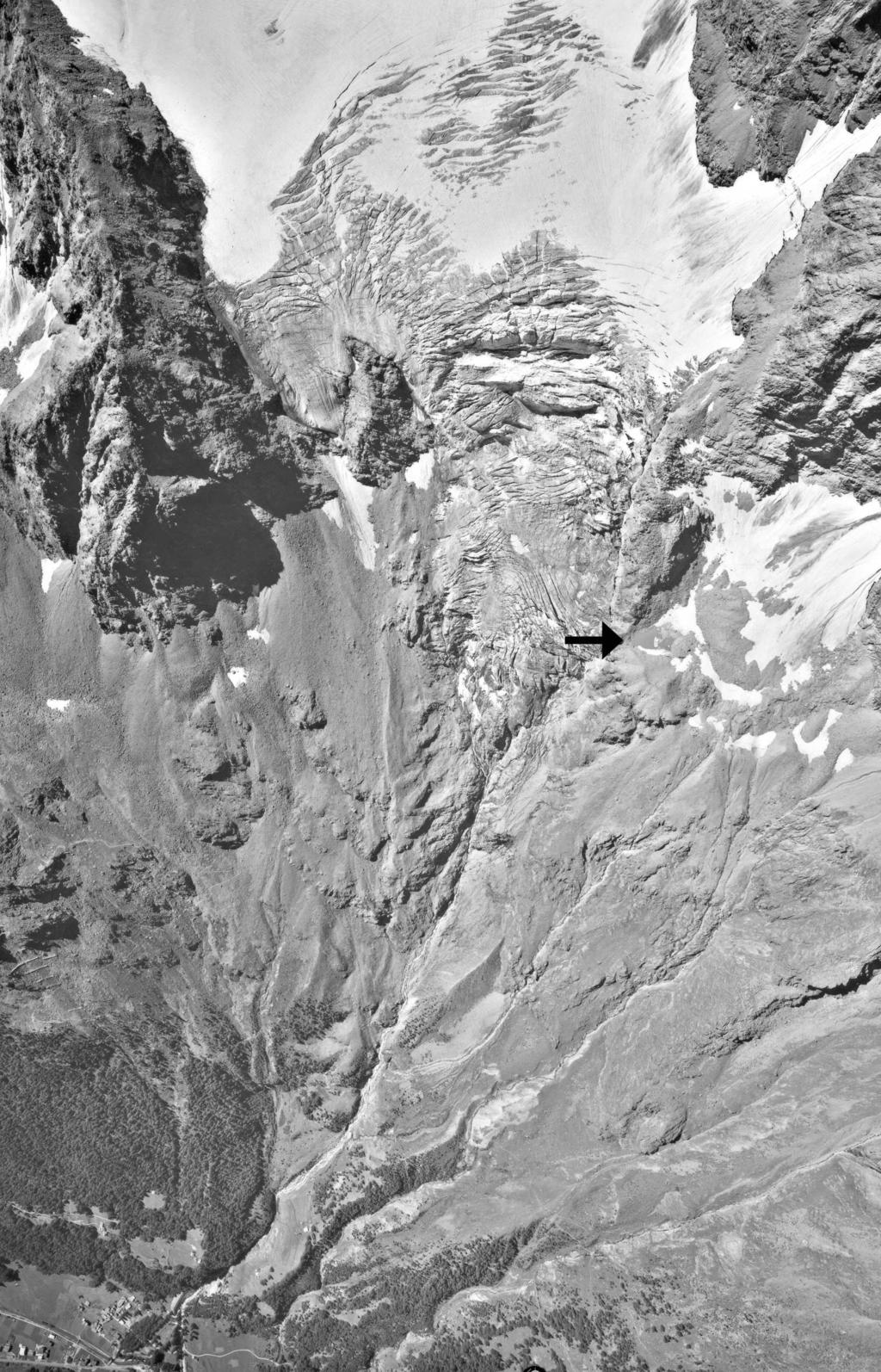 Auszug aus dem Inventar gefährlicher Gletscher der Schweiz 6 Abbildung 4: Luftbildaufnahme des