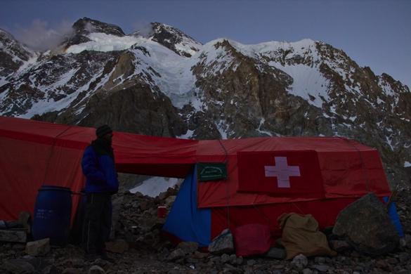 BROAD PEAK (8047m) EXPEDITION Das Breithorn des Karakorums 21.Juni - 2.August 2015 & 25.Juni - 6.August 2016 I.