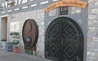 Eine Liste aller Weinkelle reien, die für Besich ti gungen offen sind, finden Sie unter www.blauburgunderland.ch/weinkellereien.
