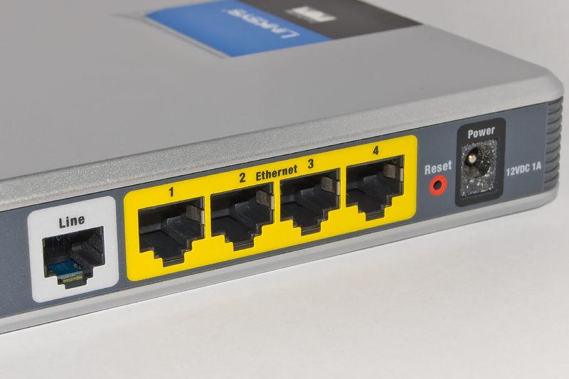 Der Router bekommt vom Server des Providers eine öffentliche IP-Adresse für die Dauer der Verbindung zugeteilt.