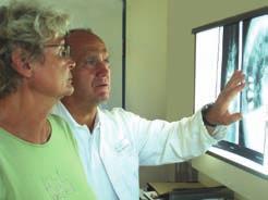 O S T E O P O R O S E - A N G E B O T E Rund acht Millionen Menschen leiden in Deutschland an Osteoporose (BonEva-Studie 2006).