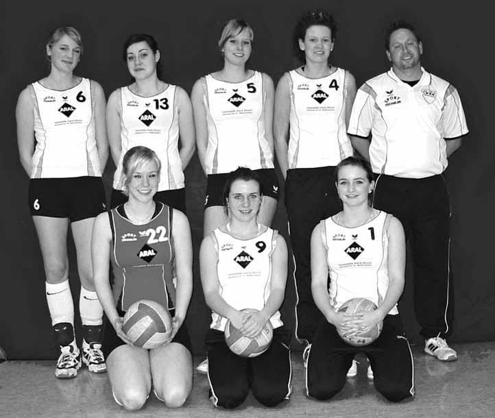 Dritte Volleyball-Damenmannschaft Die dritte Volleyball-Damenmannschaft begann die Saison 2006 / 2007 mit einem einwöchigen Trainingslager im Centerparc Bispinger Heide.