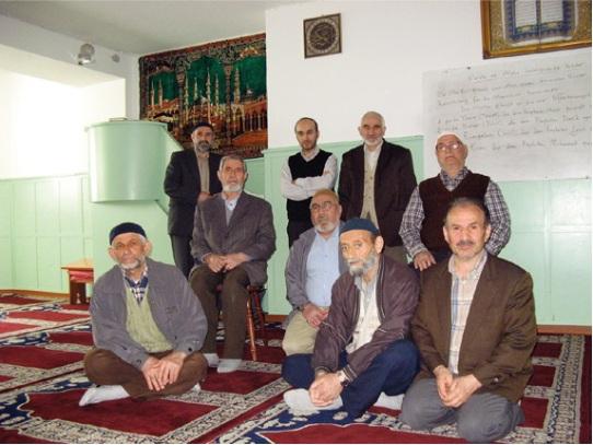 Moscheebesucher nach dem Gebet, Islamische