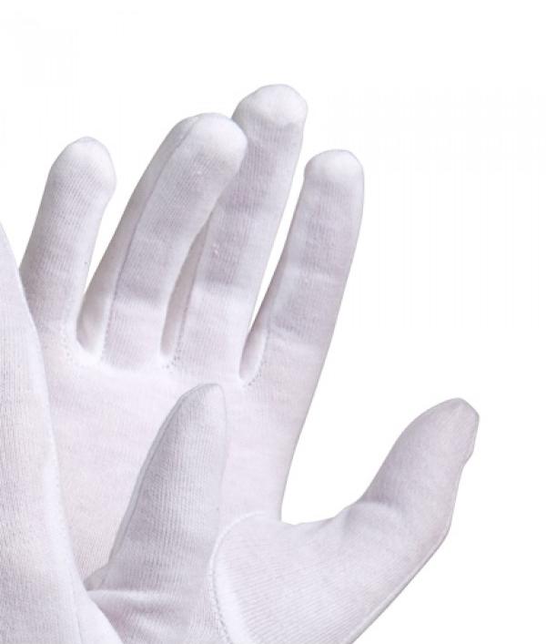 5. Handhabung Das tragen von Baumwollhandschuhe ist ratsam, denn das Salz im Schweiß reagiert mit den Bildträgern, Fettrückstände und Fingerabdrücke auf den Bildoberflächen werden vermieden.