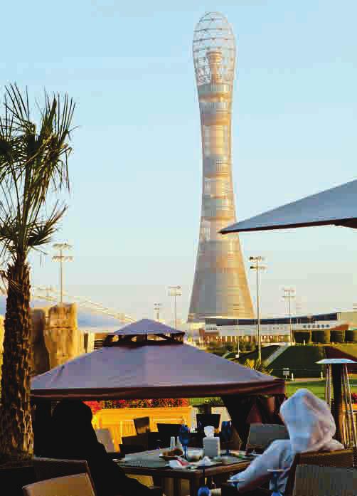 1 UNSERE FAVORITEN 20 21 4 BAHRAIN Manama Persischer Golf (Arabischer Golf) 4 SAUDI- ARABIEN œ5 World Trade Center, Manama, Bahrain Die drei Verbindungsbrücken zwischen den beiden jeweils 240 Meter