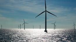 Offshore-Windenergie als starker Newcomer BMU- Leitstudie Offshore 2020 2030 2040 2050 10 GW 25 GW 37 GW 39 GW Herausforderu ng Markt Politik Enger Anbietermarkt, technische Risiken, Kosten,