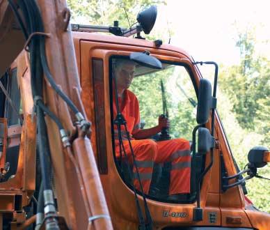 Ihr Vorteil: die stufenlose Anpassung der Arbeitsgeschwindigkeit bei konstanter Motordrehzahl sowie eine einfache und bequeme Bedienung