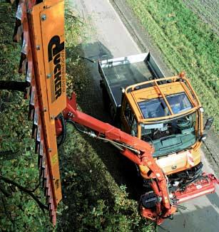 Die vorwählbare Wendeschaltung Electronic Quick Reverse (EQR) rundet Ihr Unimog-Winterpaket ab.