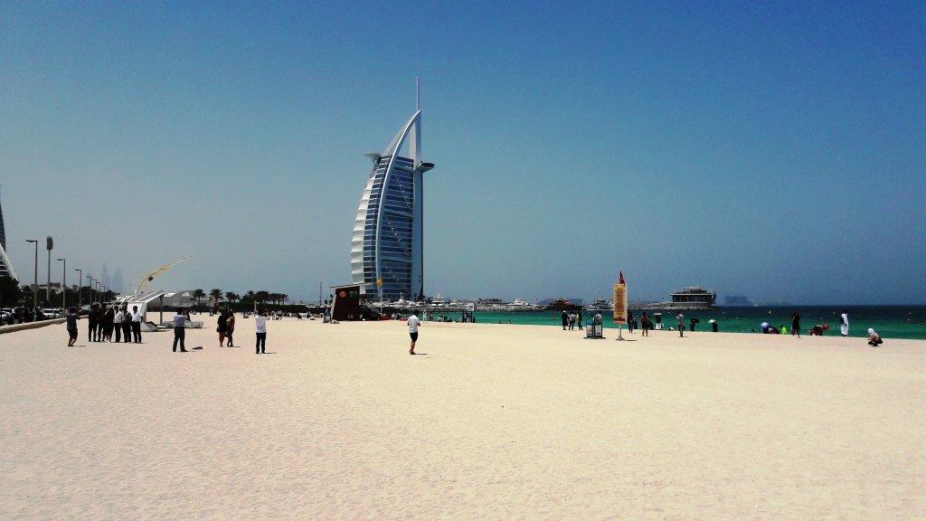 Strand vor dem Burj Al Arab.